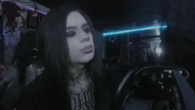 Snapshot of rotten_dreams chatting on 03/18/25, 12:17 rotten dreams online show from 03/18/25, 12:17