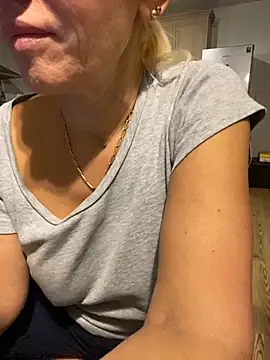 DeboraXporn online show from 10/21/25, 09:47