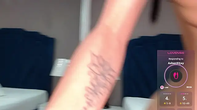 Snapshot of KatiaFosterr chatting on 10/01/25, 03:49 KatiaFosterr online show from 10/01/25, 03:49