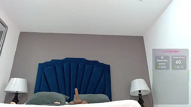 Snapshot of KatiaFosterr chatting on 12/17/25, 02:33 KatiaFosterr online show from 12/17/25, 02:33