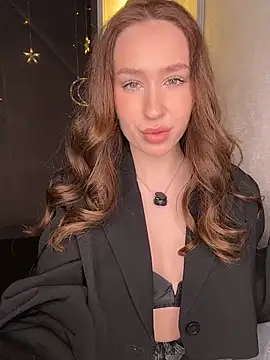 Jackie White  online show from 11/28/25, 02:45