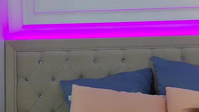 Jackie White  online show from 09/13/25, 03:06