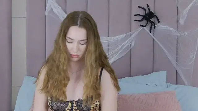 Jackie White  online show from 10/26/25, 02:56