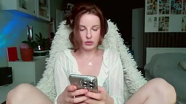 MollyBer online show from 04/23/26, 06:42