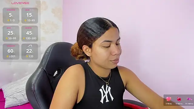 MELINAMARTINS online show from 01/07/26, 07:52