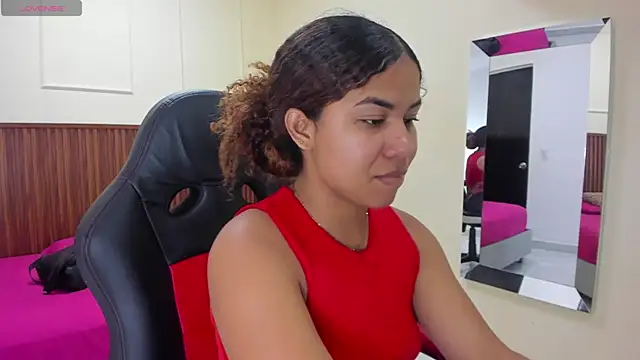 MELINAMARTINS online show from 10/08/25, 07:25