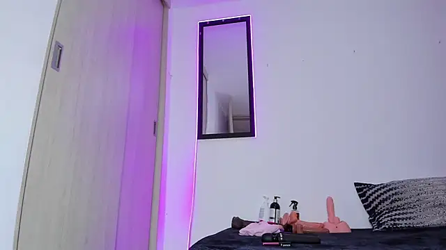 MELINAMARTINS online show from 03/13/26, 09:20