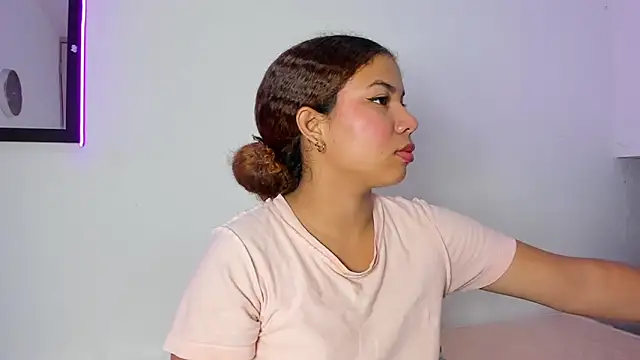 MELINAMARTINS online show from 05/30/26, 10:48