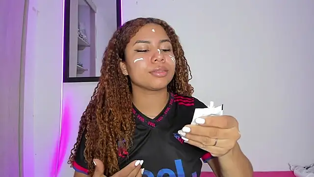 MELINAMARTINS online show from 03/26/26, 08:29