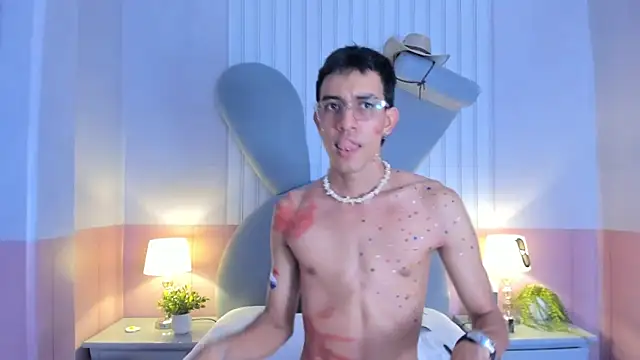 Snapshot of sweet_boy_sweet06 chatting on 03/11/25, 06:30 sweet boy sweet06 online show from 03/11/25, 06:30