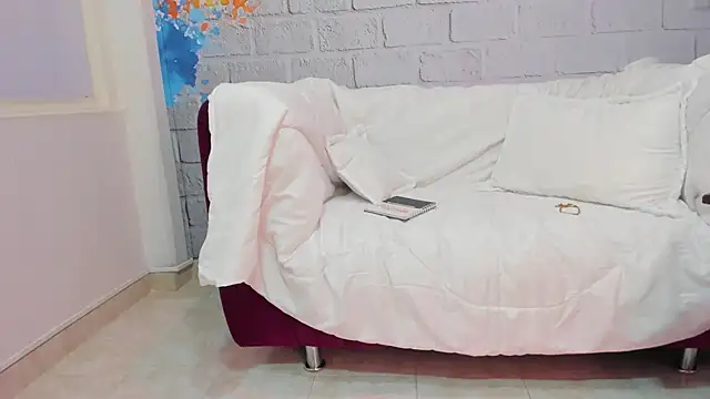 Snapshot of sweet_boy_sweet06 chatting on 02/14/25, 11:09 sweet boy sweet06 online show from 02/14/25, 11:09