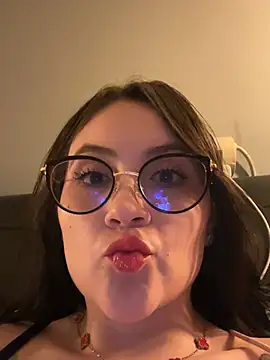 ValentinaOrtiz3 online show from 07/15/26, 12:39