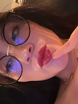 ValentinaOrtiz3 online show from 06/25/26, 11:43