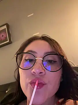 ValentinaOrtiz3 online show from 07/08/26, 03:08