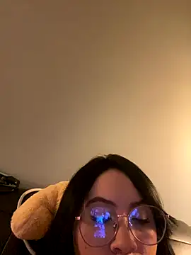 ValentinaOrtiz3 online show from 11/15/25, 12:47