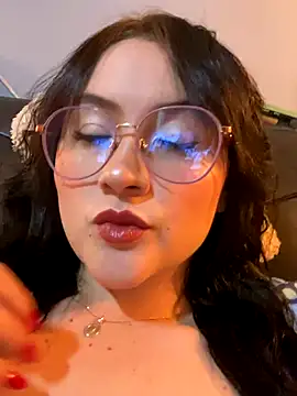 ValentinaOrtiz3 online show from 10/03/25, 12:36