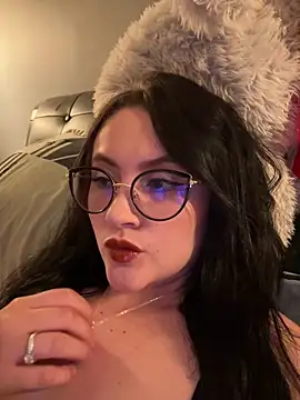 Snapshot of ValentinaOrtiz3 chatting on 03/06/26, 12:05 ValentinaOrtiz3 online show from 03/06/26, 12:05