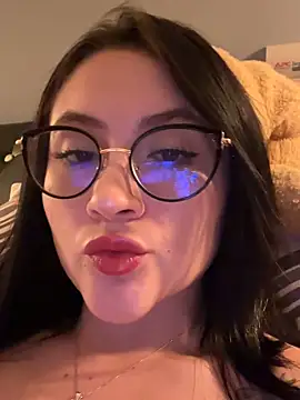 Snapshot of ValentinaOrtiz3 chatting on 04/08/26, 01:29 ValentinaOrtiz3 online show from 04/08/26, 01:29
