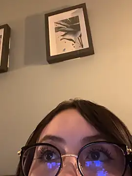 Snapshot of ValentinaOrtiz3 chatting on 04/29/26, 03:21 ValentinaOrtiz3 online show from 04/29/26, 03:21