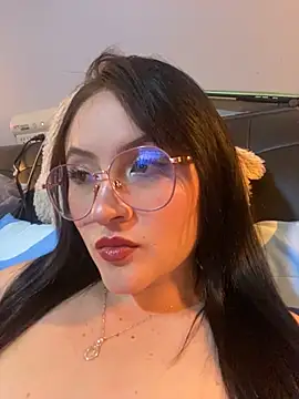 ValentinaOrtiz3 online show from 10/01/25, 03:11