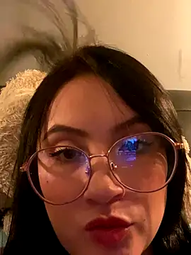 ValentinaOrtiz3 online show from 09/15/25, 01:28