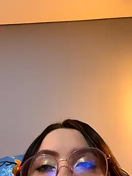 ValentinaOrtiz3 online show from 10/22/25, 10:08