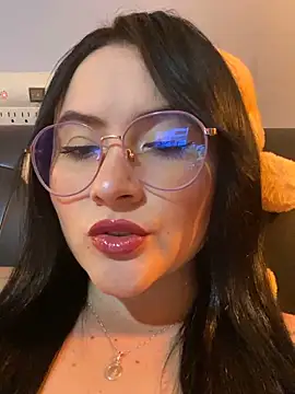 ValentinaOrtiz3 online show from 11/20/25, 12:22