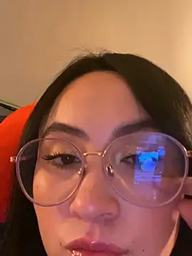 ValentinaOrtiz3 online show from 10/24/25, 01:26