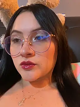 ValentinaOrtiz3 online show from 09/14/25, 12:44
