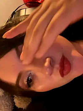 ValentinaOrtiz3 online show from 10/09/25, 12:22
