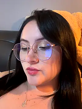ValentinaOrtiz3 online show from 11/09/25, 11:31