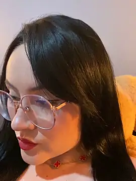 ValentinaOrtiz3 online show from 10/30/25, 01:26