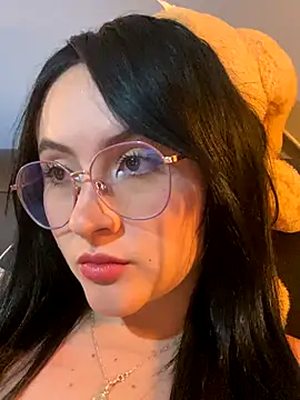 ValentinaOrtiz3 online show from 11/05/25, 01:20