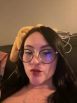 ValentinaOrtiz3 online show from 02/06/26, 01:34