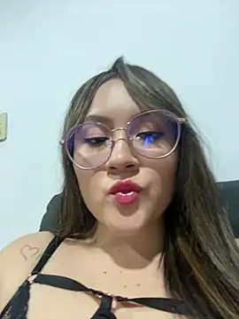 ValentinaOrtiz3 online show from 02/24/25, 11:52