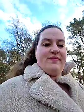 justtess online show from 12/16/25, 10:52