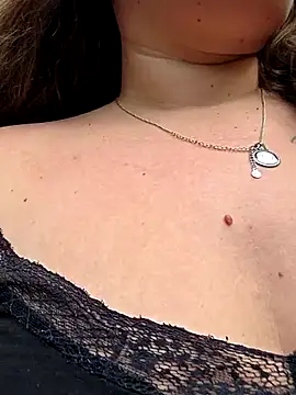 justtess online show from 10/02/25, 01:03