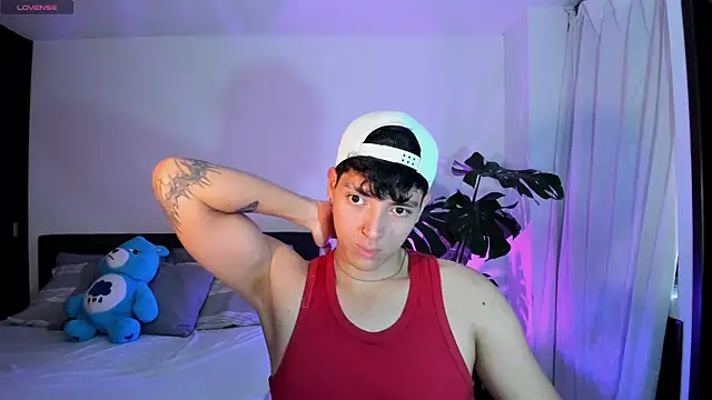  JacobMiller   online show from 09/23/25, 03:08