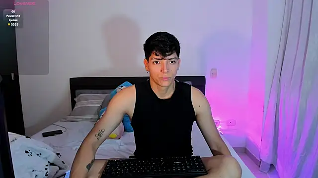  JacobMiller   online show from 09/24/25, 03:29