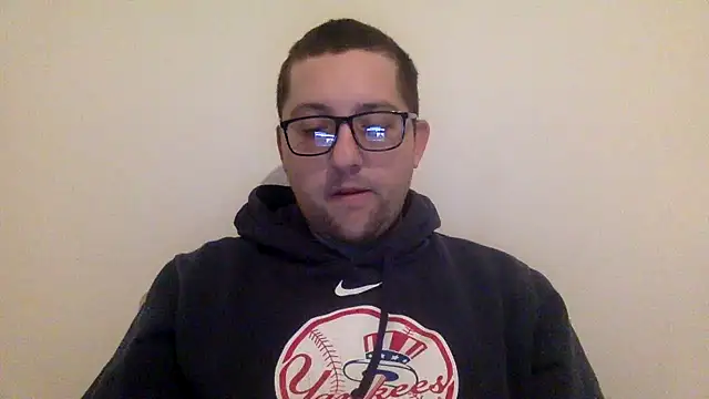 Snapshot of Milflover96 chatting on 03/05/25, 12:59 Milflover96 online show from 03/05/25, 12:59
