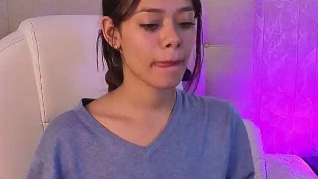 sara sharma  online show from 10/06/25, 04:02