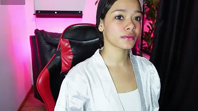 sara sharma  online show from 12/19/25, 02:19