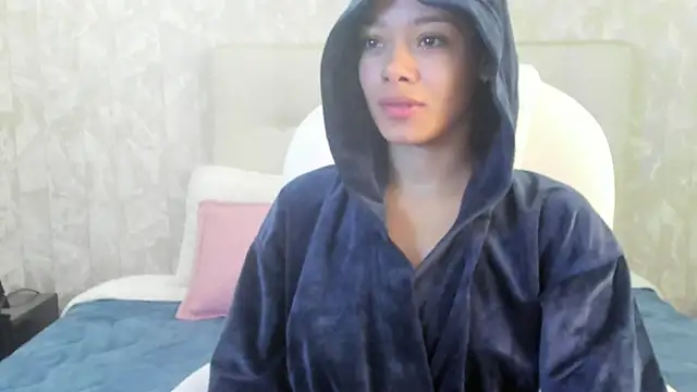 sara sharma  online show from 10/22/25, 04:39