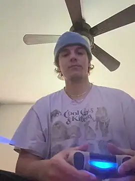 Snapshot of theycallmes3x chatting on 03/09/25, 04:22 theycallmes3x online show from 03/09/25, 04:22