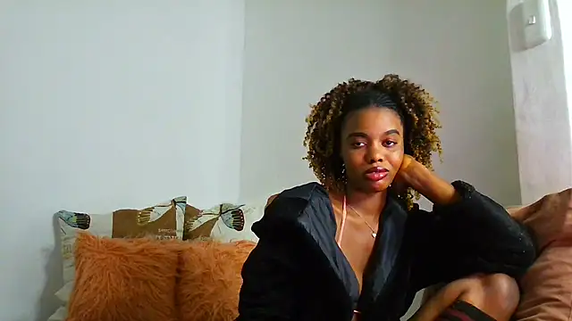 Snapshot of victora3 chatting on 10/05/25, 04:03 victora3 online show from 10/05/25, 04:03