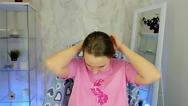 Lika 0ne online show from 12/19/25, 12:18