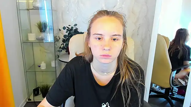 Snapshot of Lika_0ne chatting on 10/11/25, 11:55 Lika 0ne online show from 10/11/25, 11:55