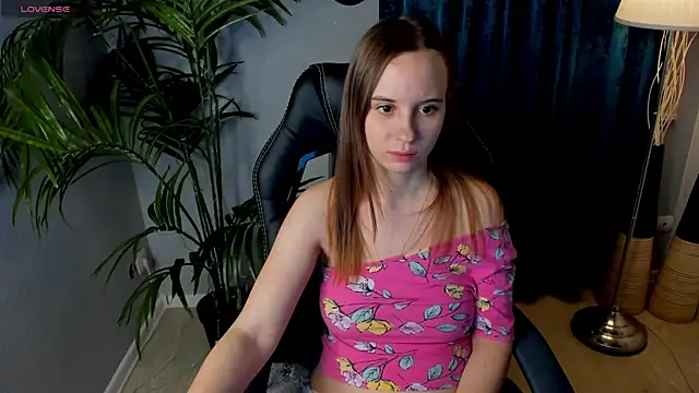 Snapshot of Lika_0ne chatting on 03/21/25, 12:28 Lika 0ne online show from 03/21/25, 12:28