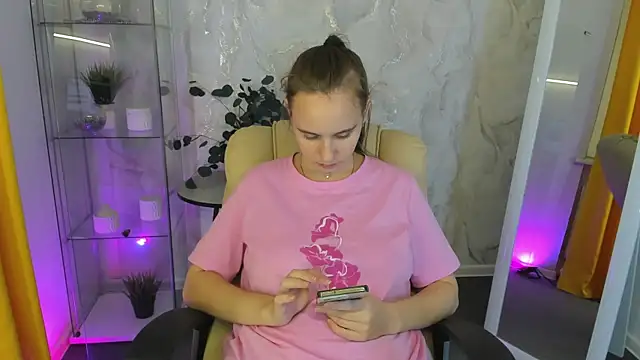 Lika 0ne online show from 10/25/25, 12:17