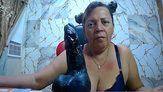 Snapshot of alina_maturehot chatting on 05/18/26, 07:13 alina maturehot online show from 05/18/26, 07:13